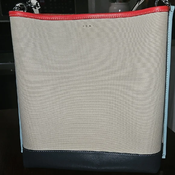 *NEW* COACH Cream and Navy Bag with Red and Light Blue Trim - Picture 5 of 13